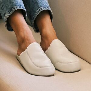 OluKai Leather Konea Slippers